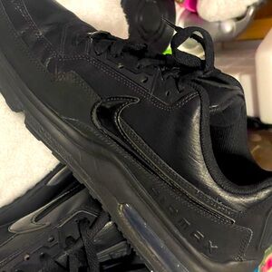 Men’s 9.5 Nike Air Max LTD3 Triple Black Worn one time